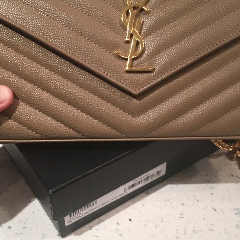 Saint Laurent Monogram WOC - Picture 3 of 8